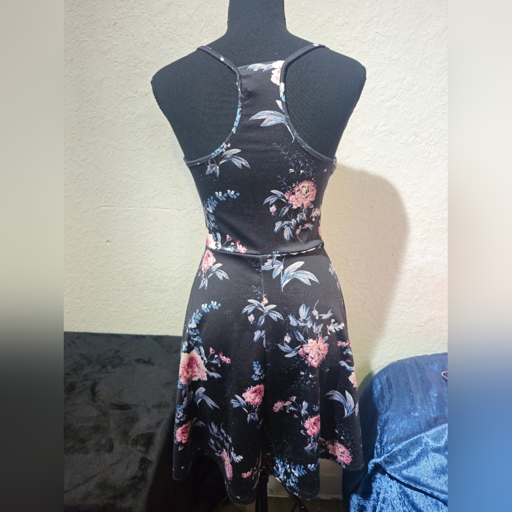Charlotte Russe Black Floral Sleeveless Dress - Picture 5 of 6